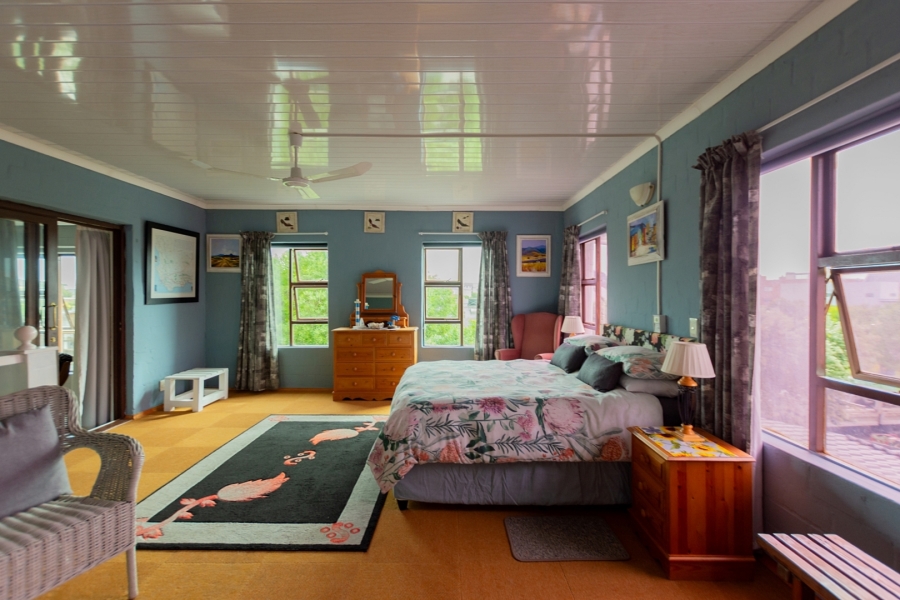 5 Bedroom Property for Sale in Britannia Bay Western Cape